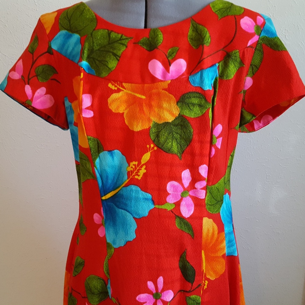Vintage Ui-MaiKai Classic Hawaiian Maxi Dress